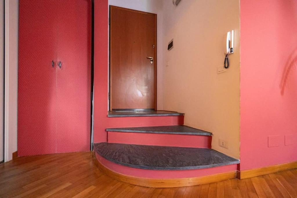 22 Home - Parcheggio Privato - Accogliente - Collegamento Sardegna E Corsica Livorno Bagian luar foto